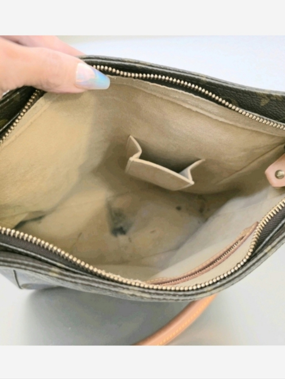 Louis Vuitton Brown Tan Monogram Canvas Looping Shoulder Bag - Picture 11 of 15